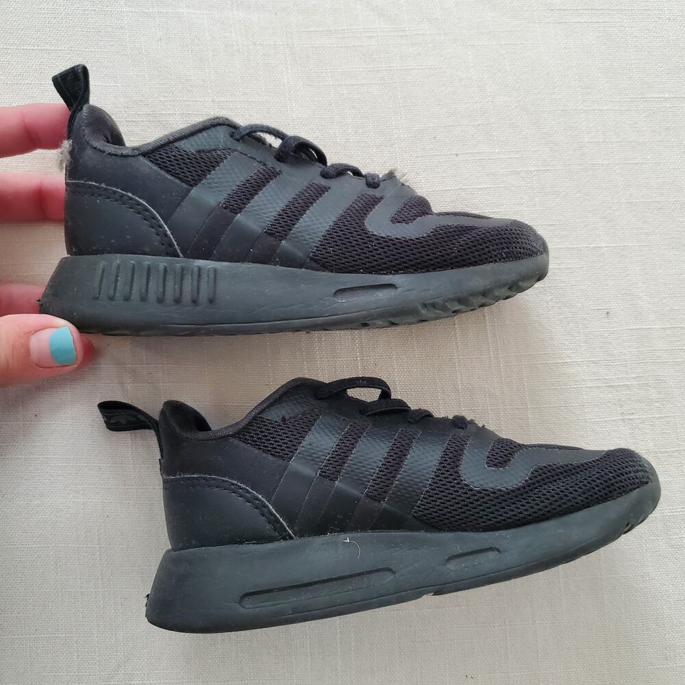 Adidas Black Tennis Shoes toddler 8 - Picture 2 of 7